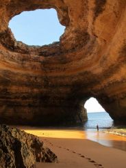 Cueva del mar en el Algarve